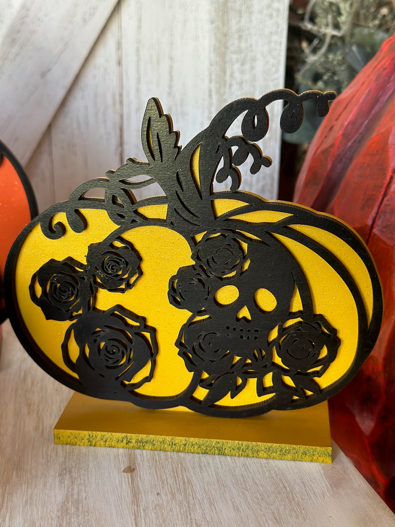 Set of 5 Spooky Skull/House Pumpkins Free Standing